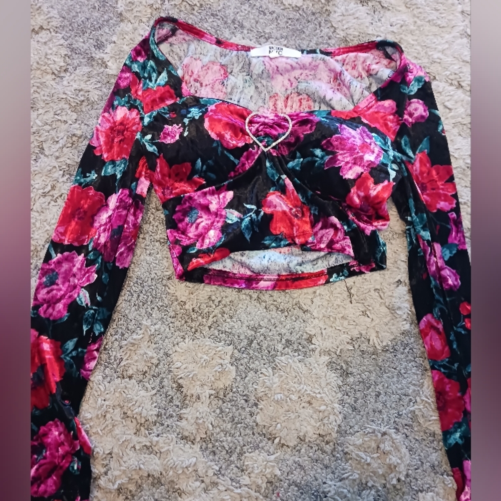 Long sleeve crop